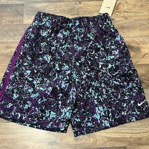 Nike training boys shorts size large